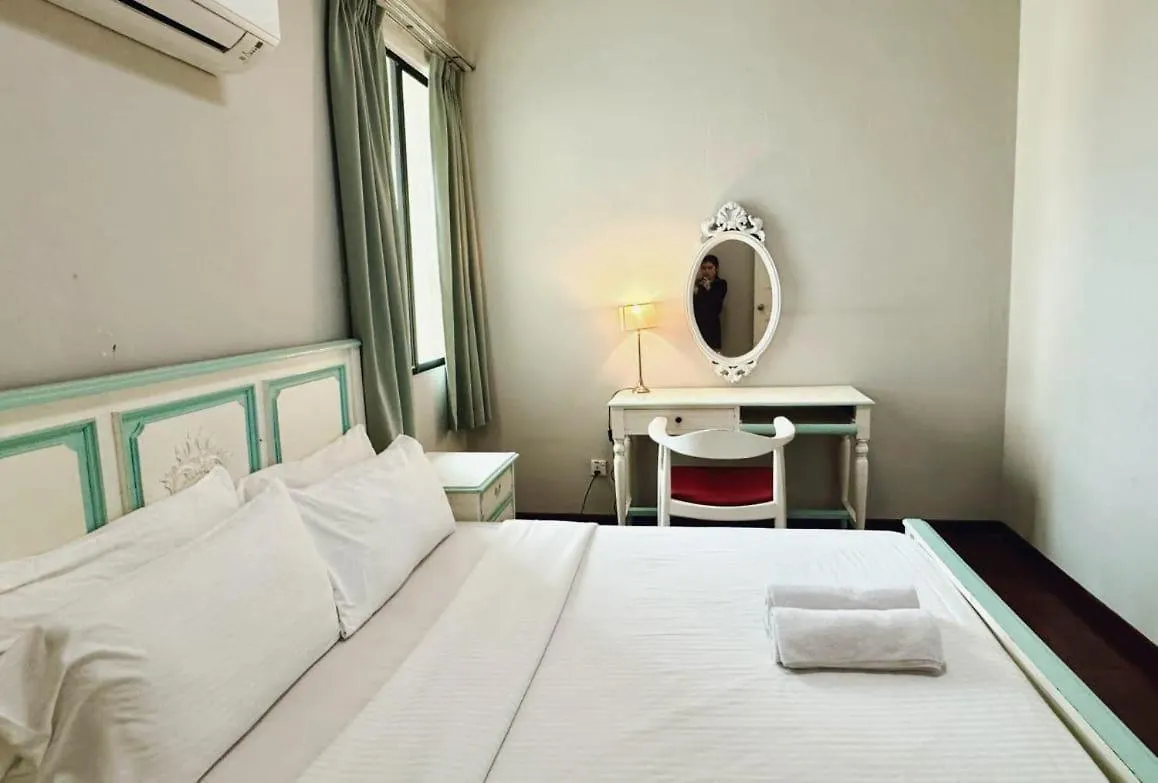 Century Bay Private Residences Sungai Dua Bukit 0*,