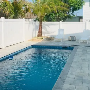 https://sunset-hideaway-panama-city-beach.panamacity-beachhotels.com